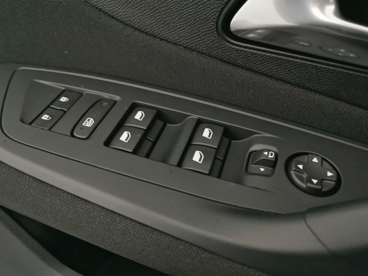 Peugeot 308 hybrid 145 e-dcs6 style — photo 26