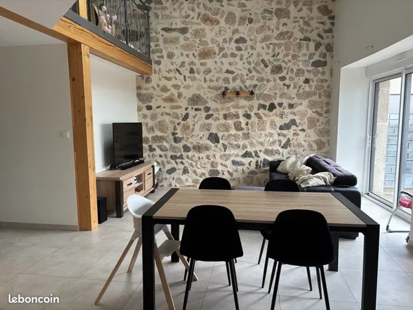 Maison Location Saint-Germain-Laprade 5p 120m² 881€