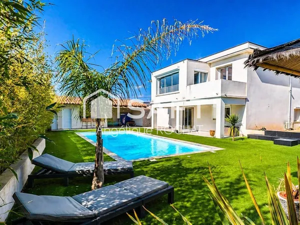 Nouveauté en Exclusivité chez SAFTI Magnifique ensemble 2 Villas au totale 254 m2 grande piscine ave