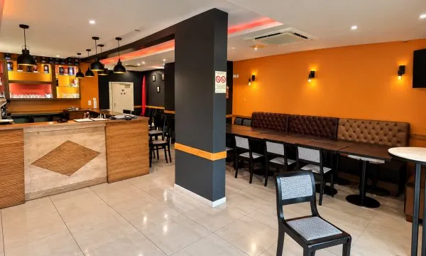 Local commercial 160 m²