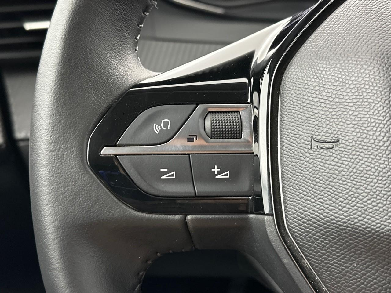 Peugeot 208 puretech 100 s&s bvm6 style — photo 20