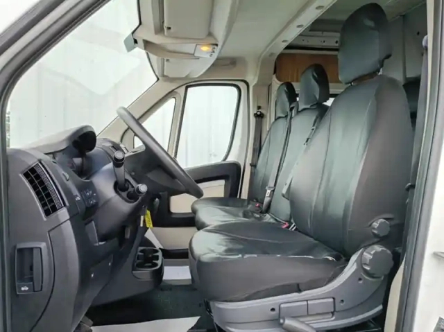 Peugeot Boxer fourgon fg 333 l1h1 2.2 bluehdi s&amp;s 140ch asphalt — photo 10