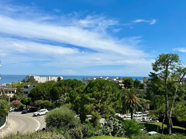 2P meublé - Vue mer - Résidence sécurisée - Parking