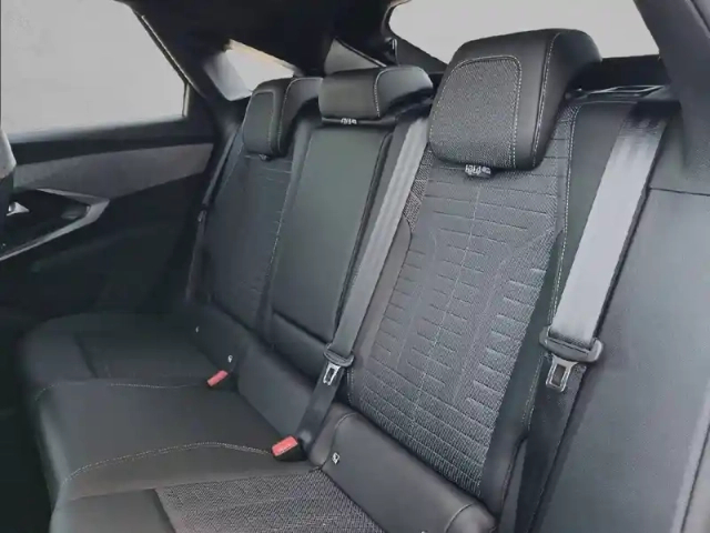 Peugeot 3008 hybrid 145 e-dcs6 — photo 12