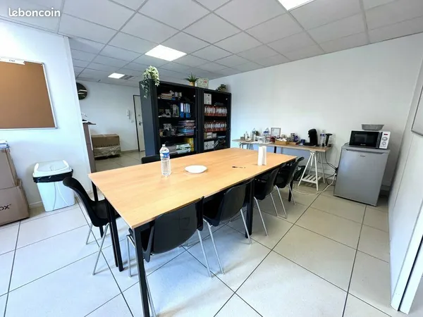 Bureaux 67 m² GRASSE