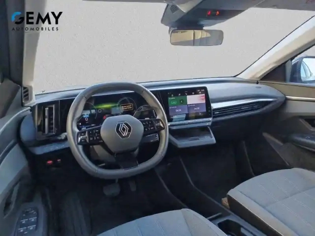 Renault Megane e-tech ev60 220 ch super charge — photo 8
