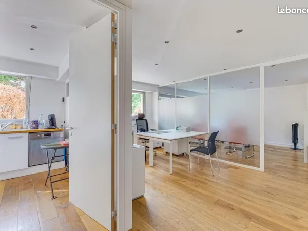 Bureaux 97 m²