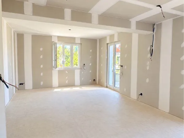 Appartement 75 m2 entièrement rénové. 3 pièces + garage