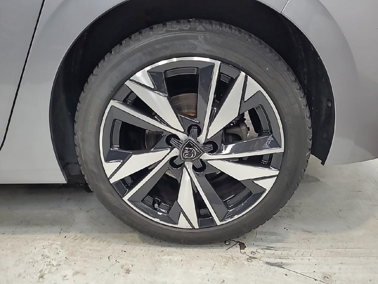 Peugeot 308 bluehdi 130 eat8 allure — photo 16