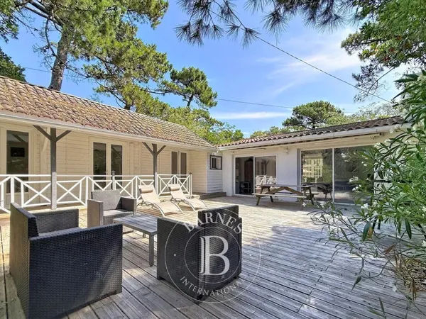 VILLA FERRETCAPIENNE À RÉNOVER AU CŒUR DES 44 HECTARES AU CAP FERRET