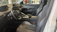 Peugeot 3008 HYBRID 225ch Allure Pack e-EAT8 — photo 12
