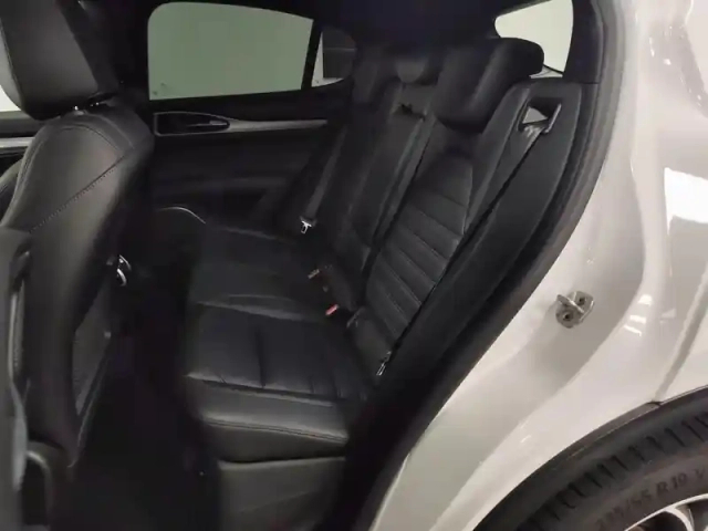 Alfa Romeo Stelvio 2.2 diesel 190ch sprint q4 at8 my22 — photo 25