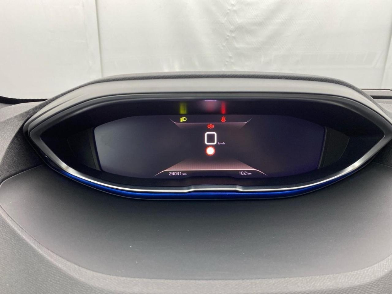 Peugeot 5008 1.2 puretech 130 gt + toit ouvrant / vision 360 / — photo 12