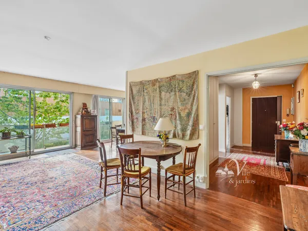 Vends Appartement 4 pièces avec balcon, parking possible