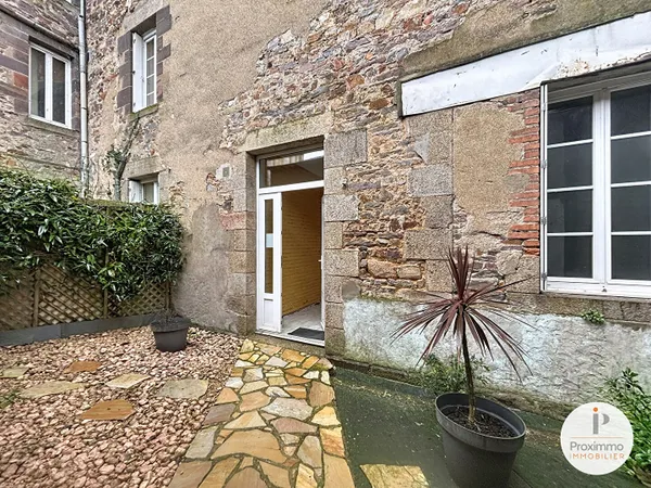 Local professionnel 67 m²