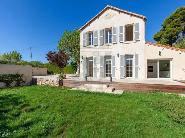 Vends bastide - 122 m² - 5 pièces, 3 chambres - Allauch 13190