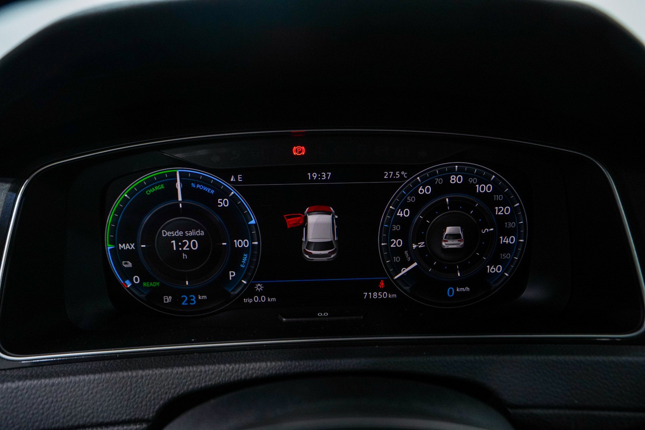 Volkswagen Golf 7 — photo 14