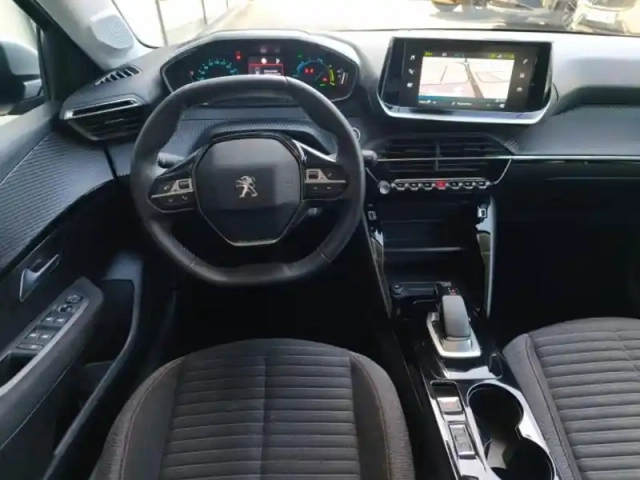 Peugeot 208 e- 136ch active pack — photo 11
