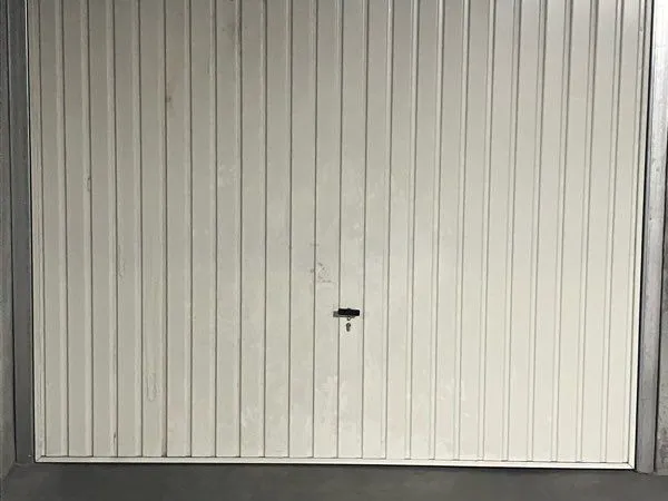 Box fermé dans un sous sol proche campus La Doua