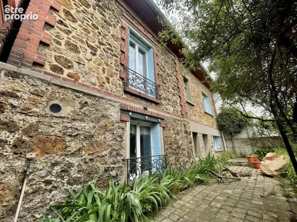 DRANCY RER B - Maison familiale 4 chambres avec potentiel - 373m2 de terrain - garage - à 100m de la