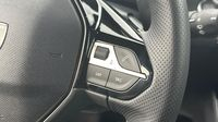 Peugeot 2008 1.2 Hybrid 145ch GT e-DCS6 — photo 18