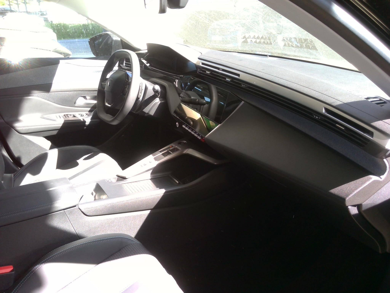 Peugeot 408 — photo 3