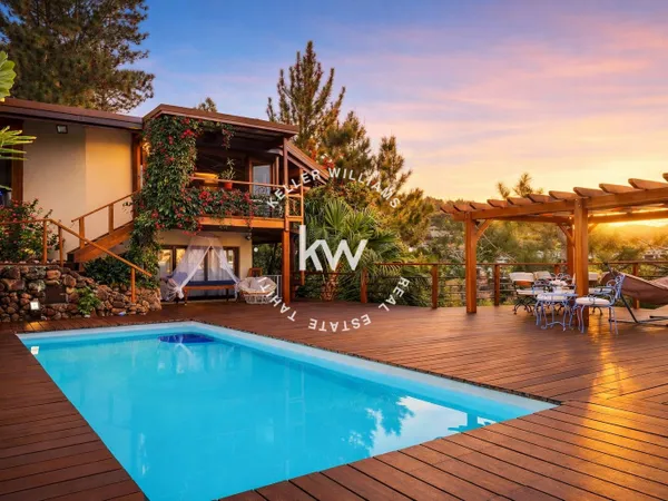Villa d'exception de 245 m2 en bois avec piscine