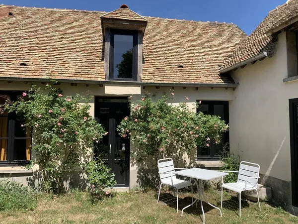 Proche d'Houdan, à Berchères sur Vesgre, superbe maison rénovée de 160m2, une dépendance, Terrain 98