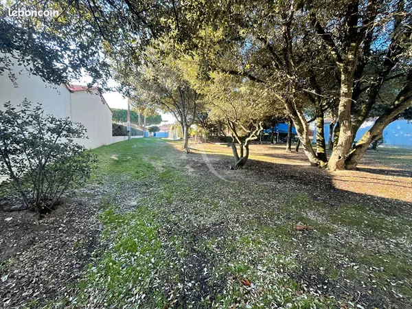 Terrain 671 m² JARD SUR MER