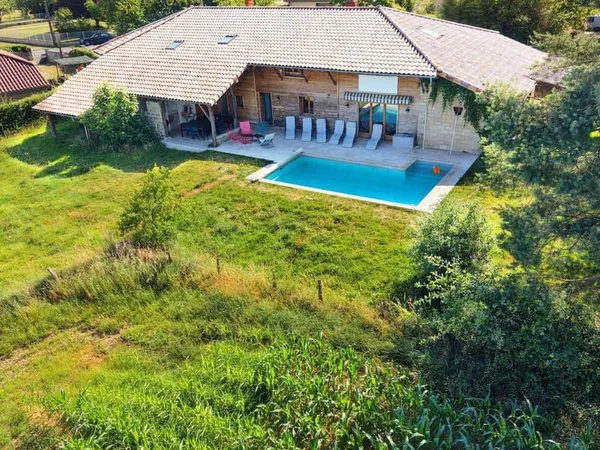 Maison 11 pièces 300 m²