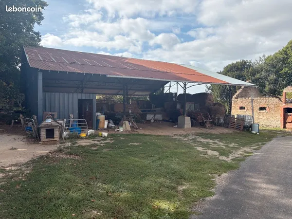 Local d’activité et entrepôt Location Pluméliau-Bieuzy 1p 370m² 800€