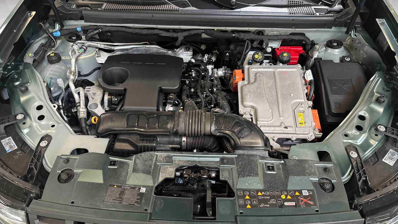 Dacia Duster Hybrid 140 — photo 17