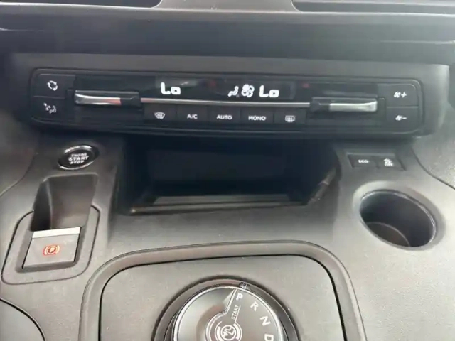 Citroën Berlingo taille m bluehdi 130 s&amp;s eat8 — photo 25