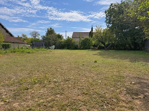 Terrain constructible 1237 m²