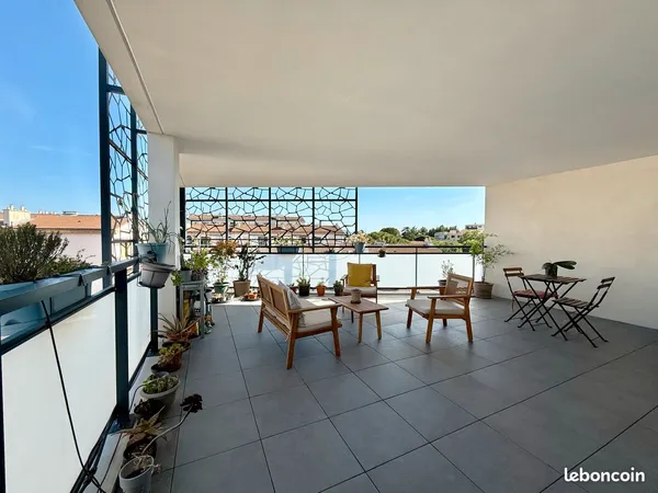 T4 lumineux avec immense terrasse - DPE A/A - résidence récente