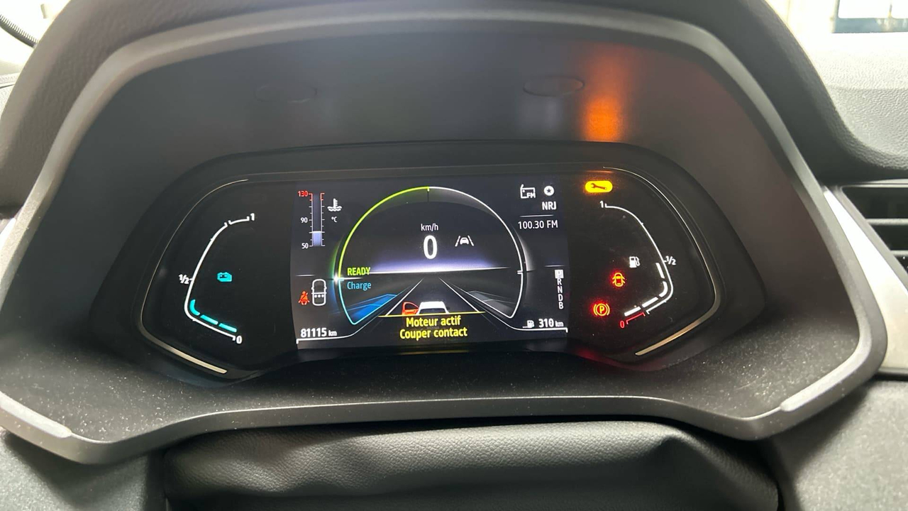 Renault Captur E-Tech 145 - 21 — photo 15