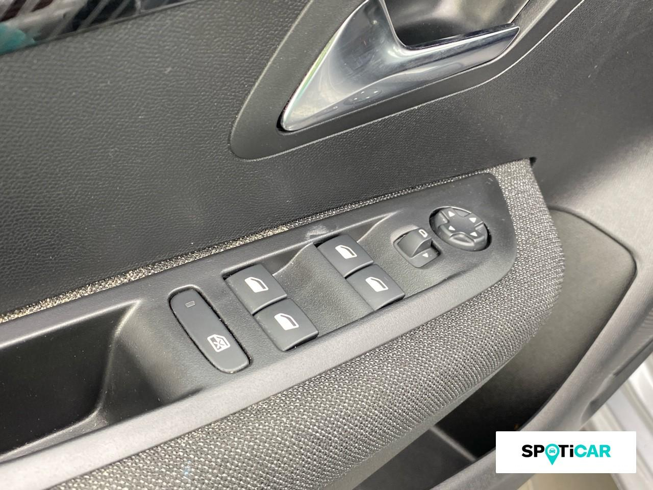 Peugeot 208 1.2 hybrid 110ch style e-dcs6 — photo 19