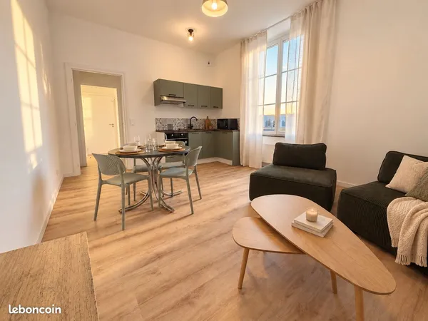 Particulier Loue - Appartement T2 meublé de caractère 48 m² - grande chambre et dressing
