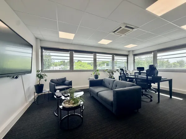 Local professionnel 150 m²