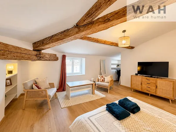 Loft de caractère à Nîmes Cachet historique et confort mod