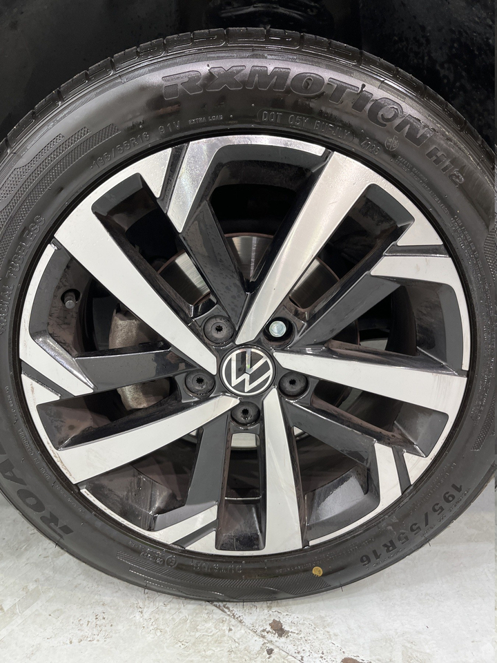 Volkswagen Polo — photo 32