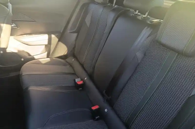 Peugeot 2008 puretech 130 s&amp;s eat8 — photo 11