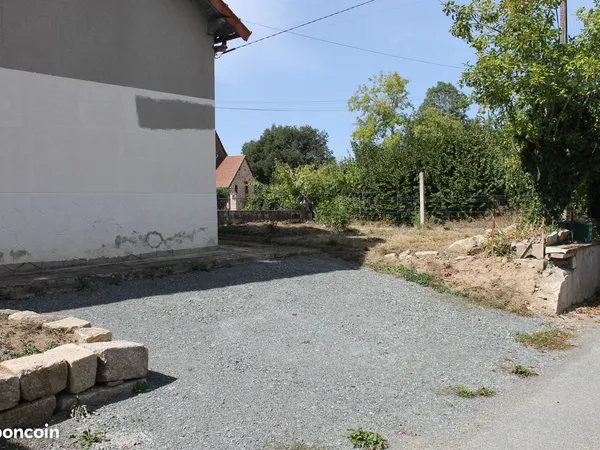 Maison sans vis-à-vis, avec jardin et travaux essentiels déjà réalisés