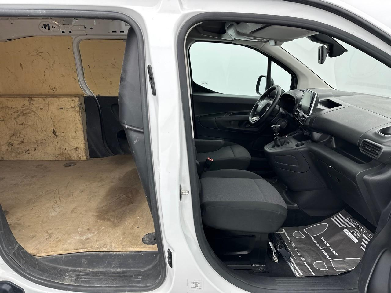 Citroën Berlingo van m 650 bluehdi 100 s&s bvm6 driver — photo 12