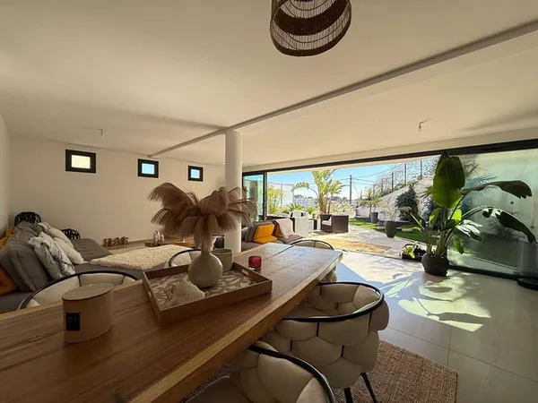 Appartement 4 pièces 163 m²
