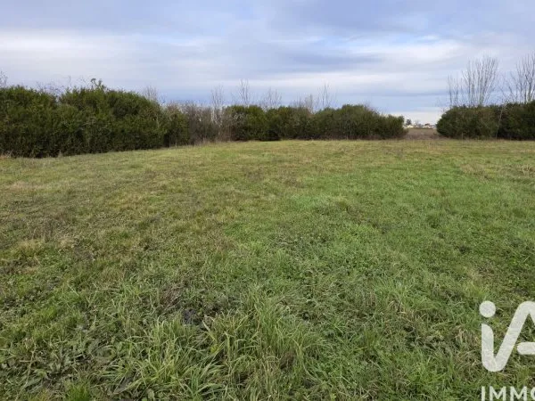 Terrain en individuel 897 m²
