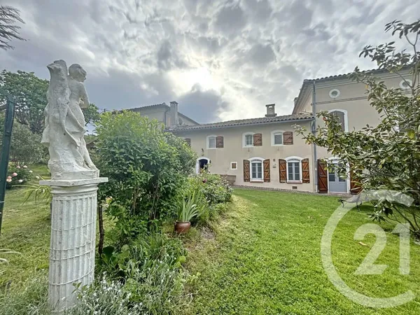 Maison 9 pièces 241 m²