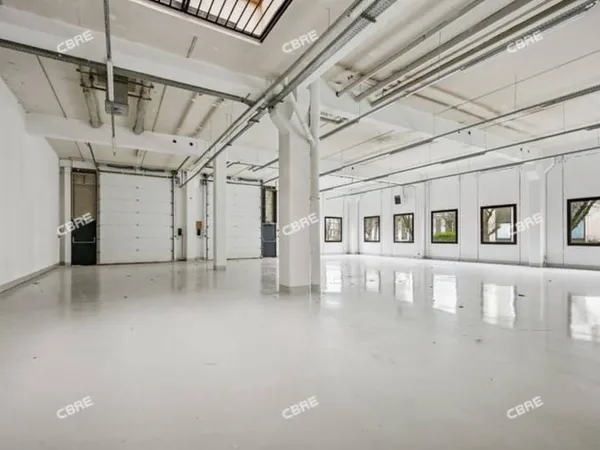Local d'activité 4493 m²