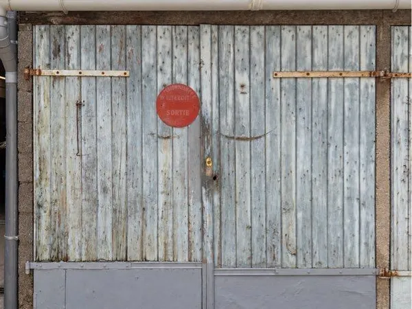 Garage en rez-de-chaussée sur cour 13005 rue Frères Godchot