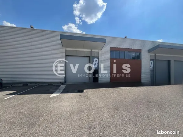 Local d'activité 305 m²